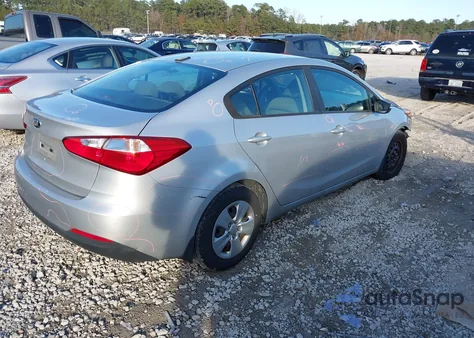 2016 Kia Forte Lx z USA, uszkodzony, nr VIN KNAFK4A64G5612954